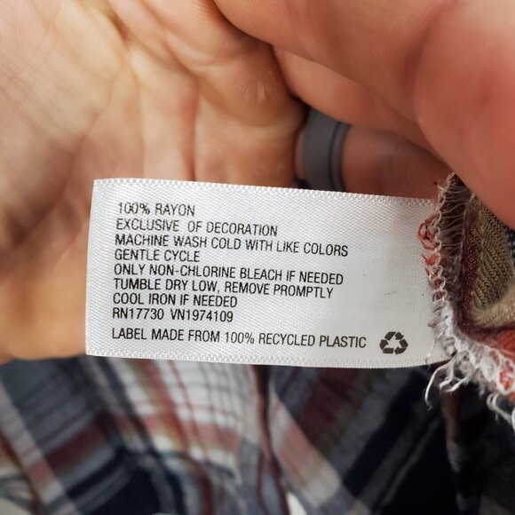 Knox Rose Plaid Flannel Blouse with button roll tabs and  crochet inlay, Size XL - Picture 11 of 13